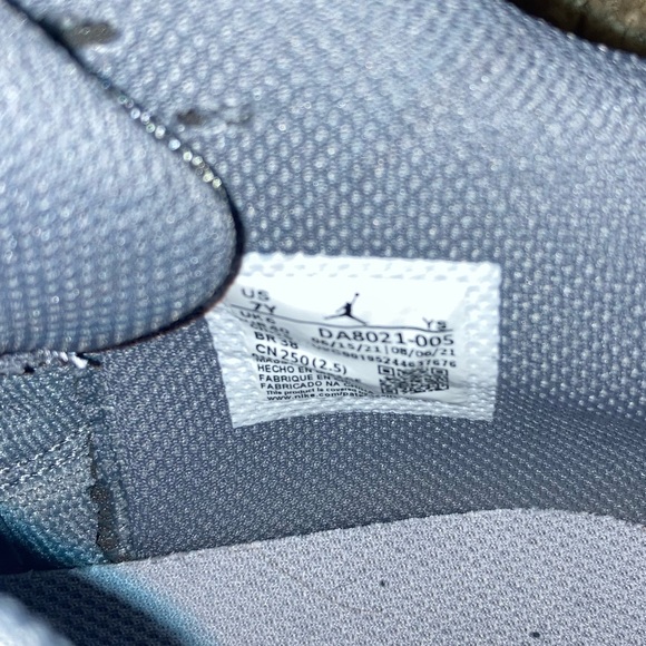 size 7y 
JORDAN MAX AURA 3 (GS) I will negotiate!! - Picture 7 of 10